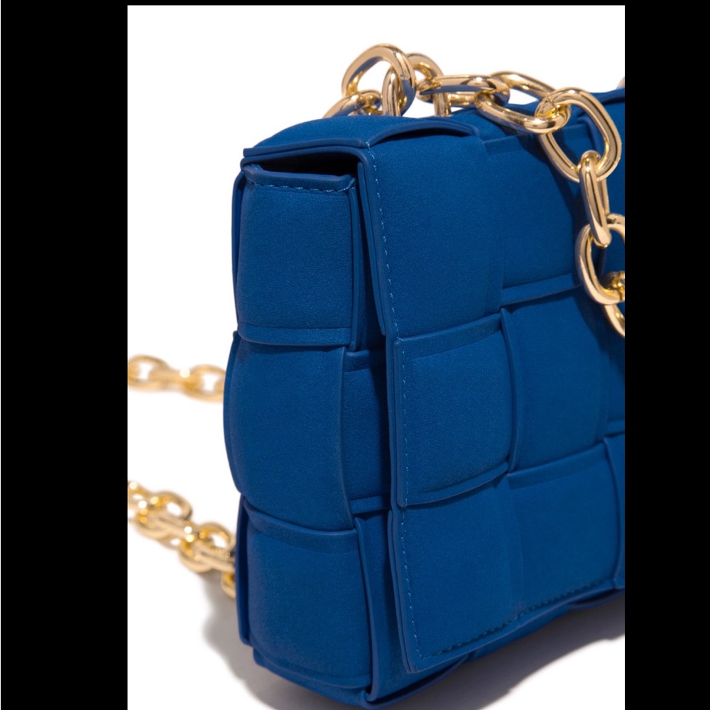 NWT✨ Blue Bag with Gold Chain - Picture 9 of 11